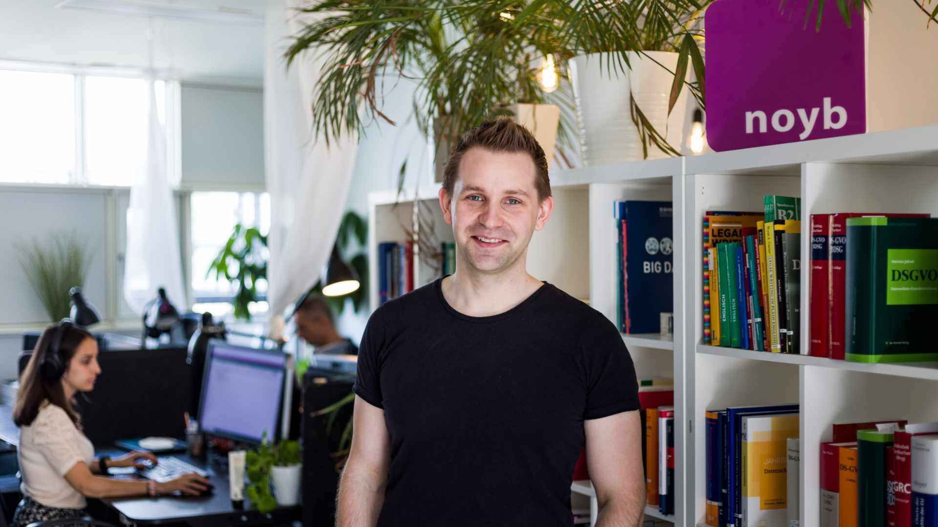 Max Schrems zerreißt neues transatlantisches Datenschutzabkommen in der Luft