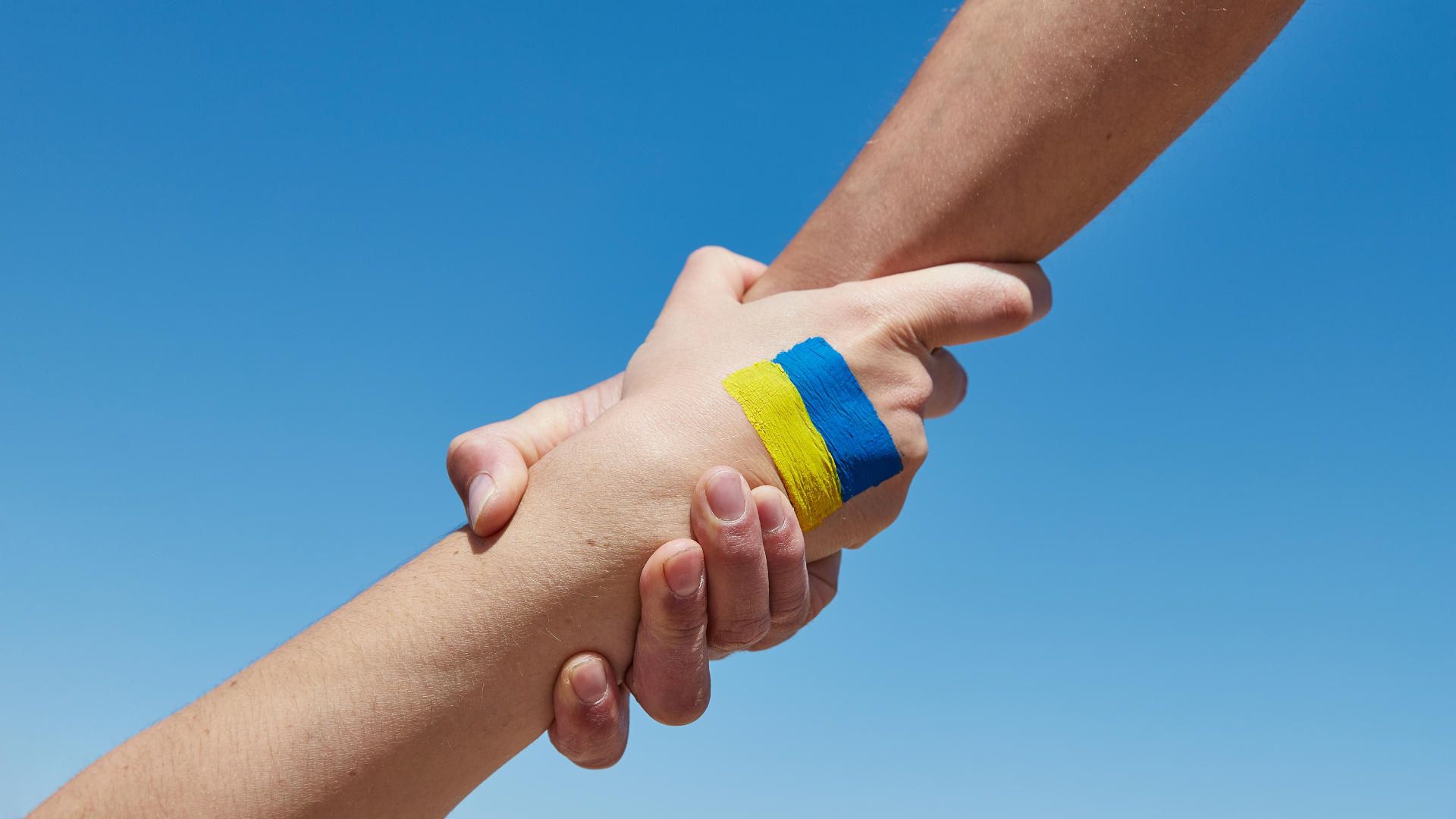 Retarus donates 100,000 euros to victims of the war in Ukraine