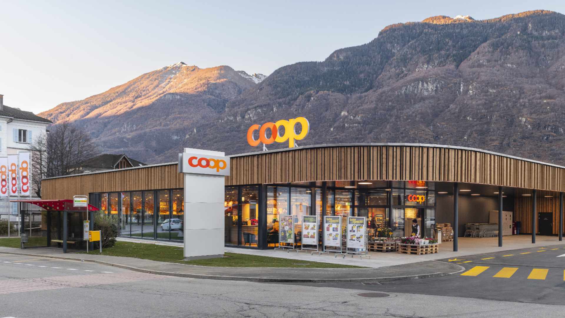 Bechtle and Retarus modernize fax communication at Coop