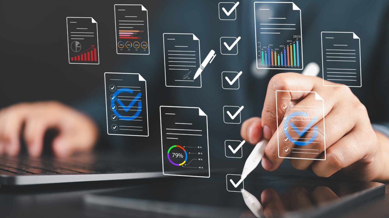 More Transparency, Less Effort: New Features in Retarus IDP Document management concept, check electronic documents on digital documents on virtual screen Document Management System and process automation to efficiently document paperless operate