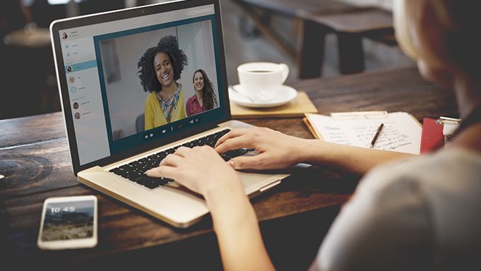 Tutta la facilità della comunicazione aziendale via fax in Skype for Business